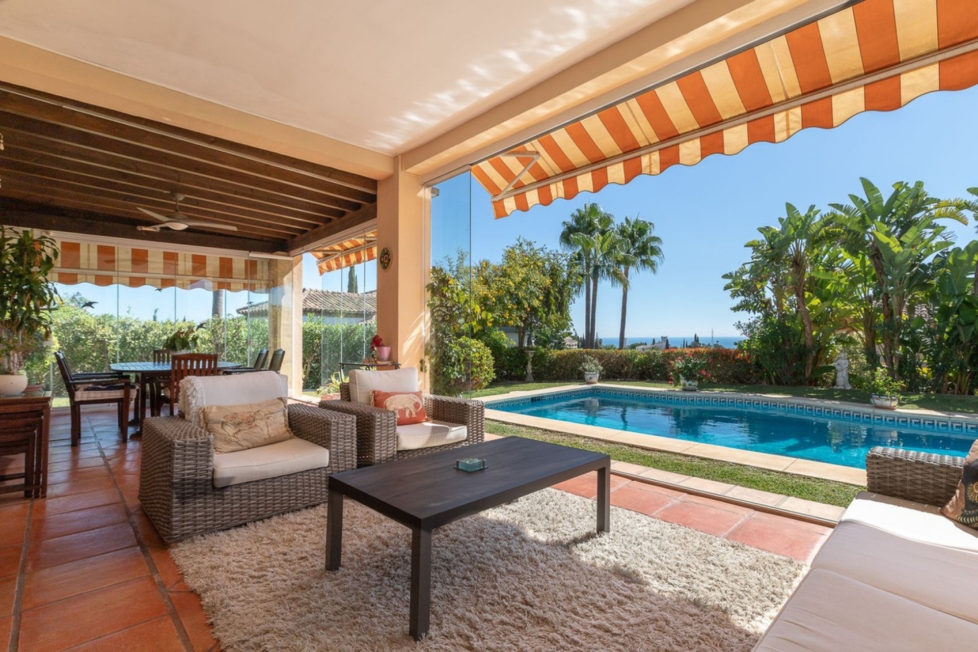 Resale - Villa - Marbella - Elviria