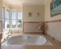 Resale - Villa - Marbella - Elviria