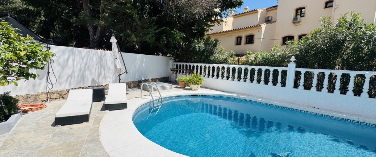 Resale - Villa - Marbella - Elviria