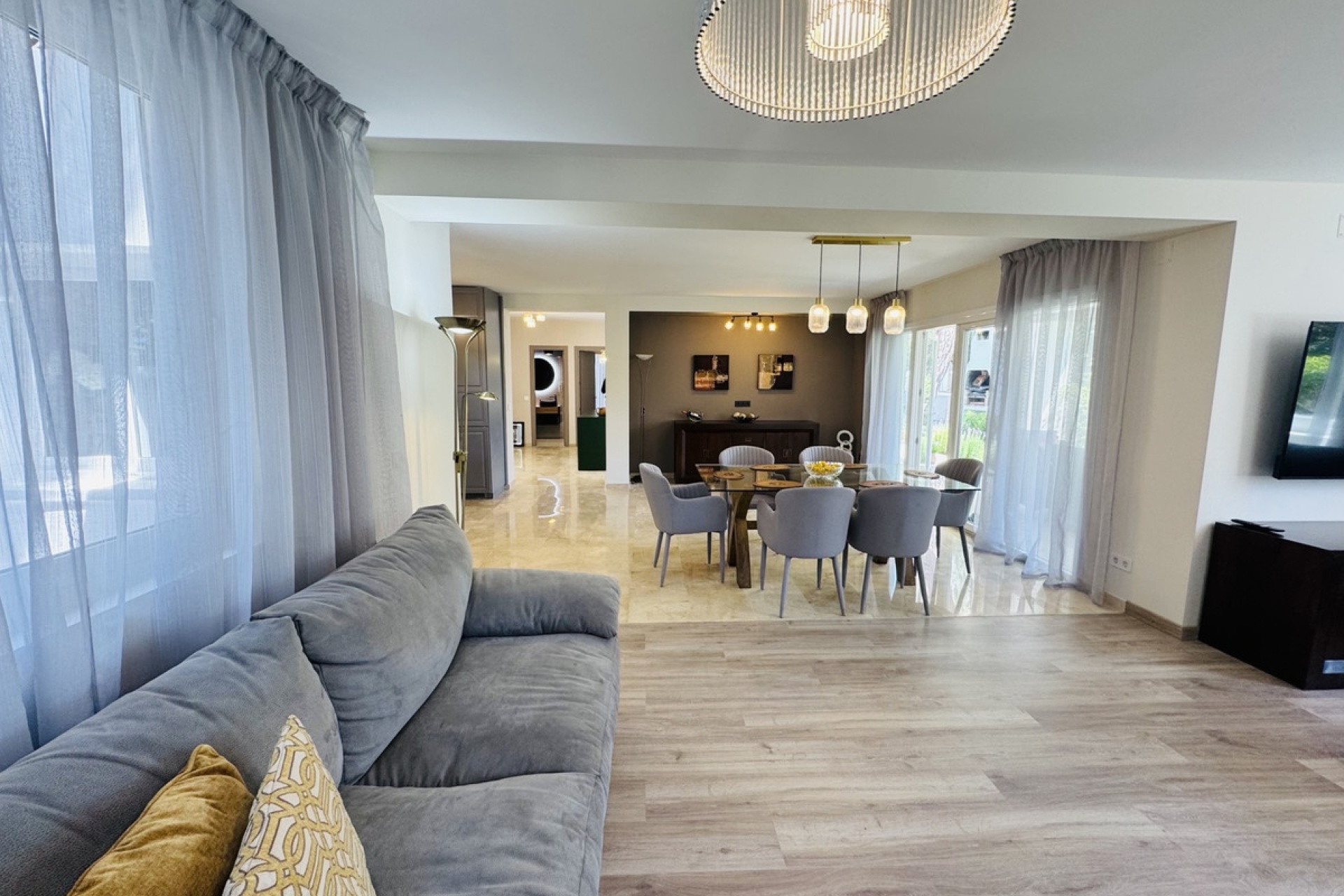 Resale - Villa - Marbella - Elviria