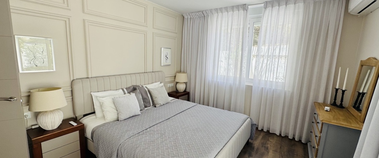 Resale - Villa - Marbella - Elviria