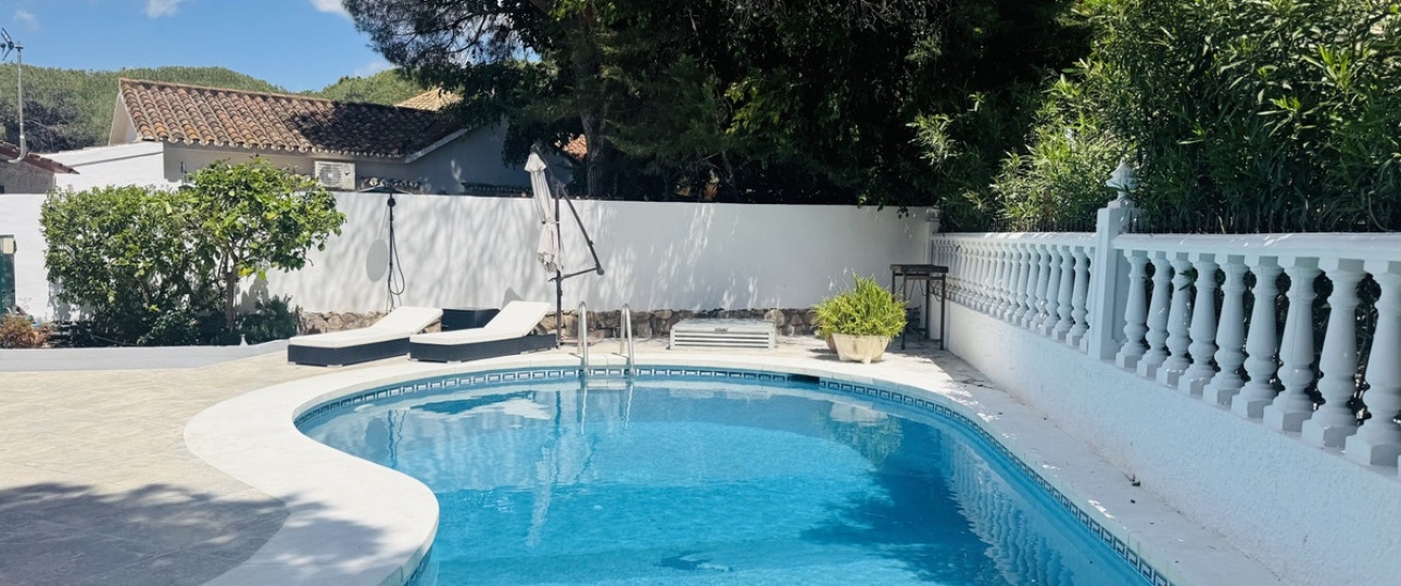 Resale - Villa - Marbella - Elviria