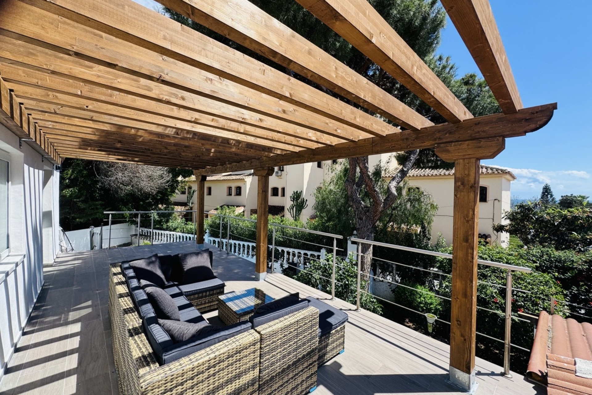 Resale - Villa - Marbella - Elviria