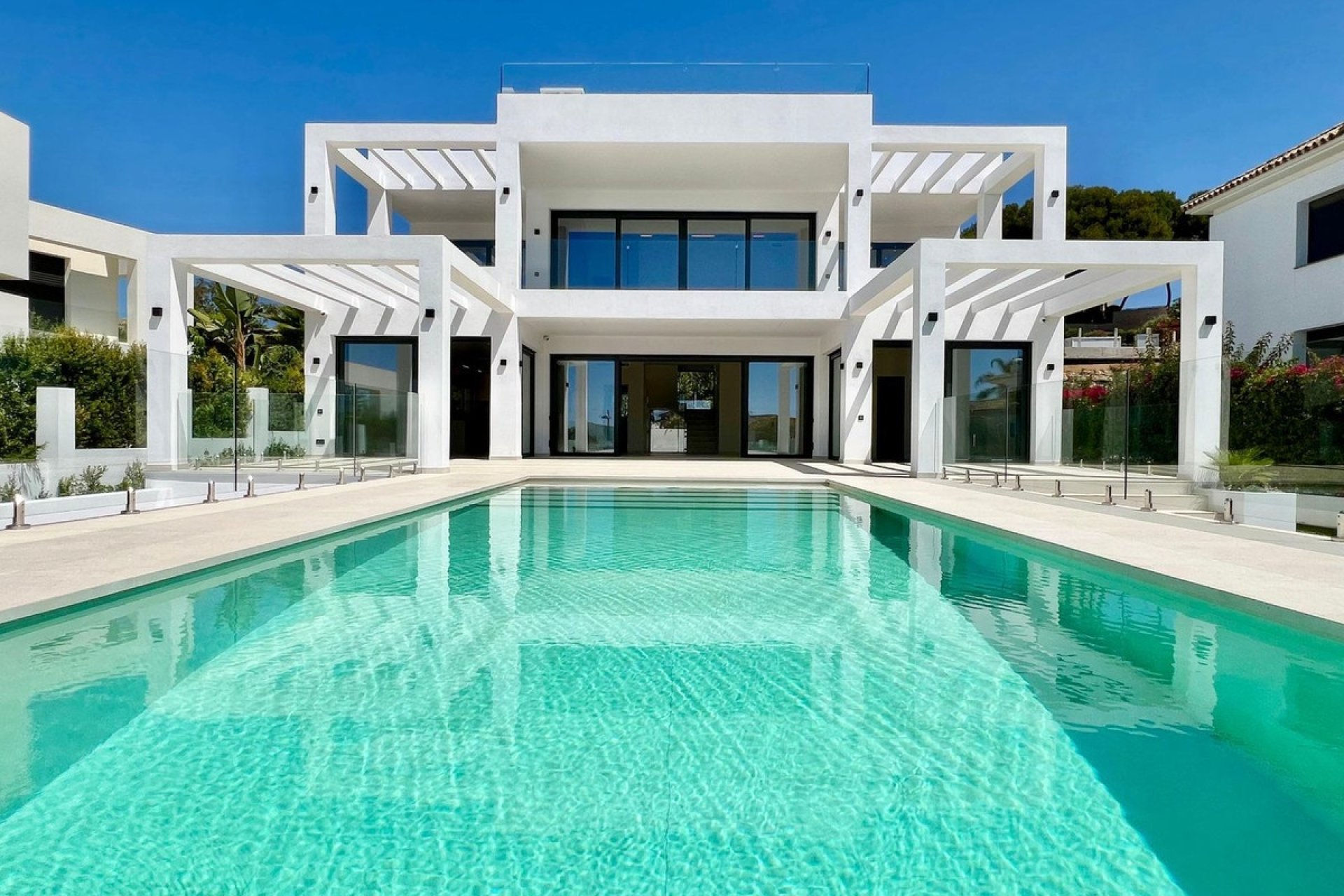 Resale - Villa - Marbella - Elviria