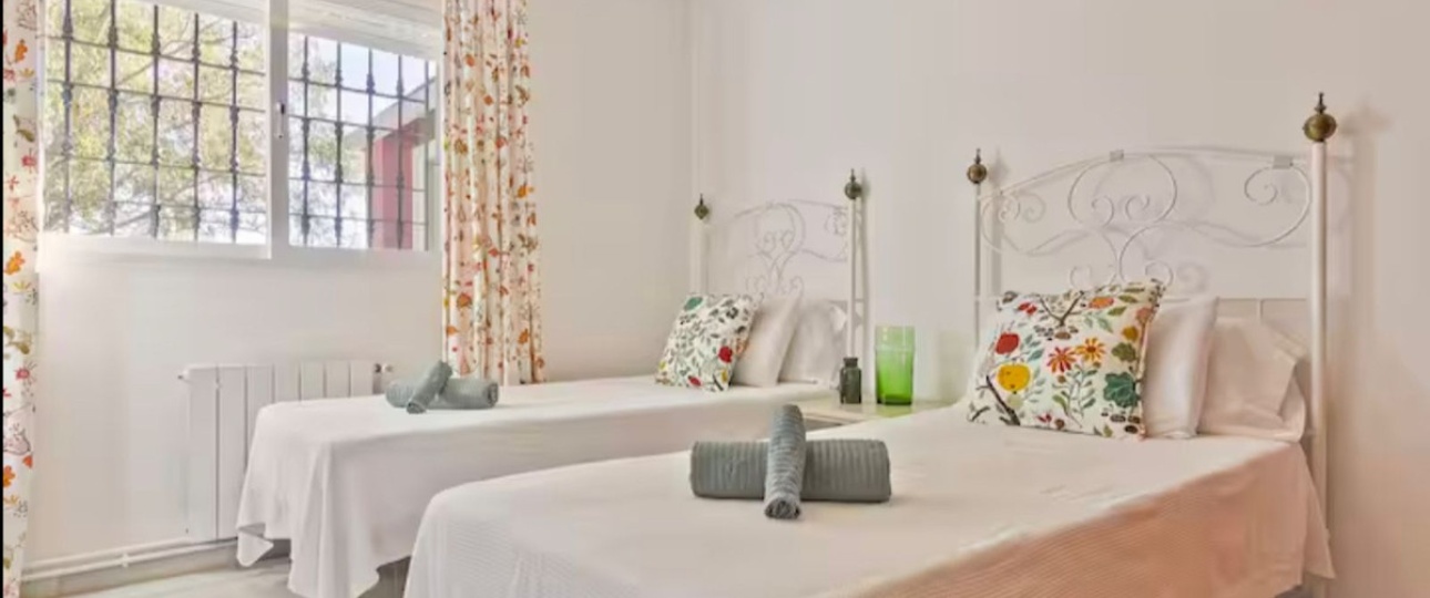 Resale - Villa - Marbella - Elviria