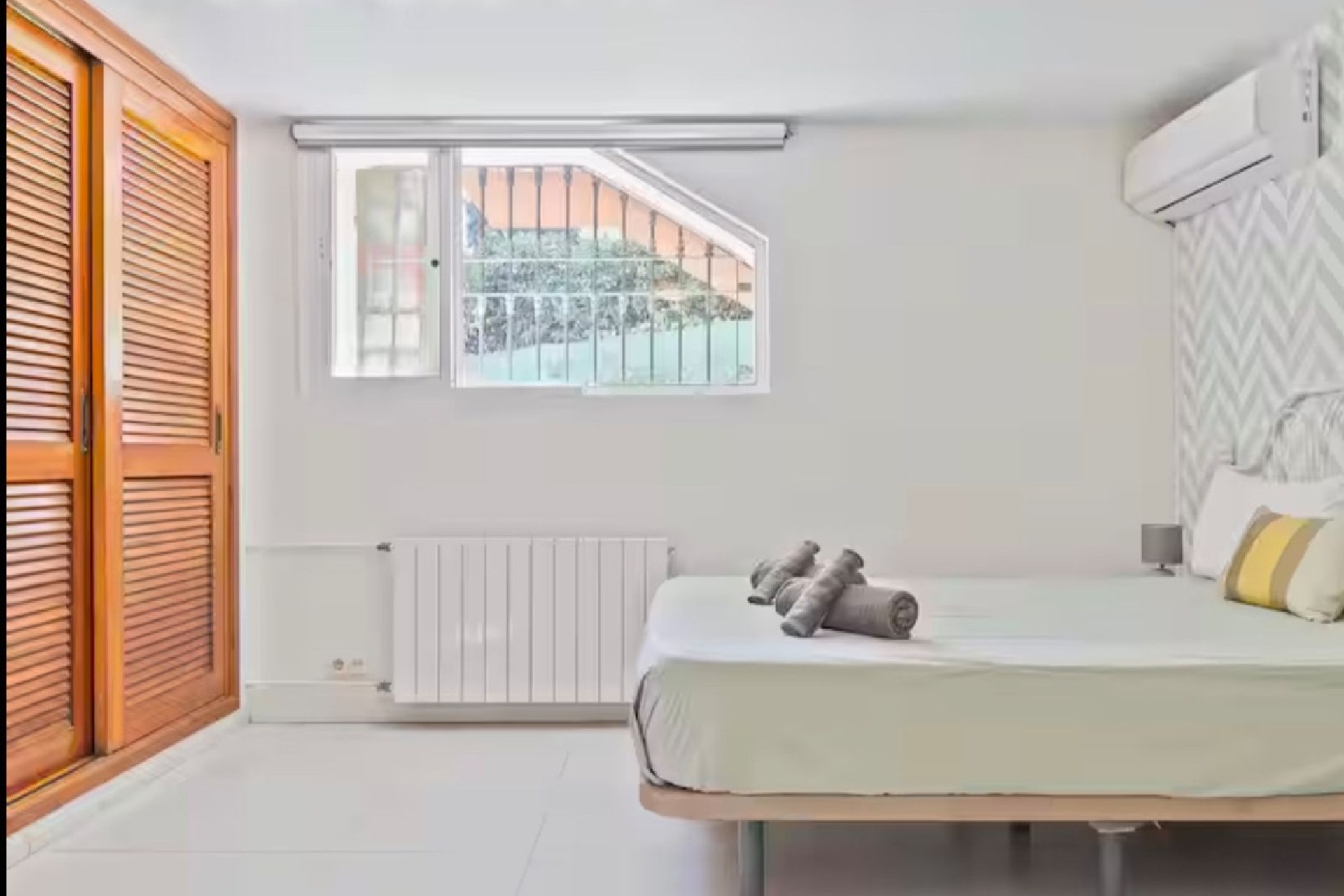 Resale - Villa - Marbella - Elviria