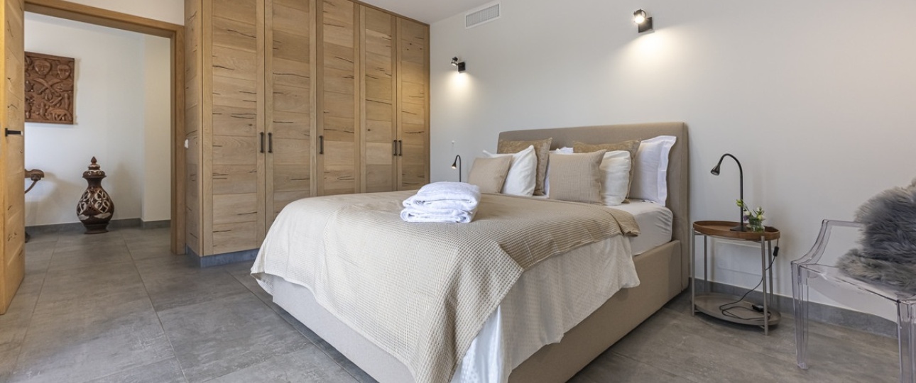 Resale - Villa - Marbella - Elviria