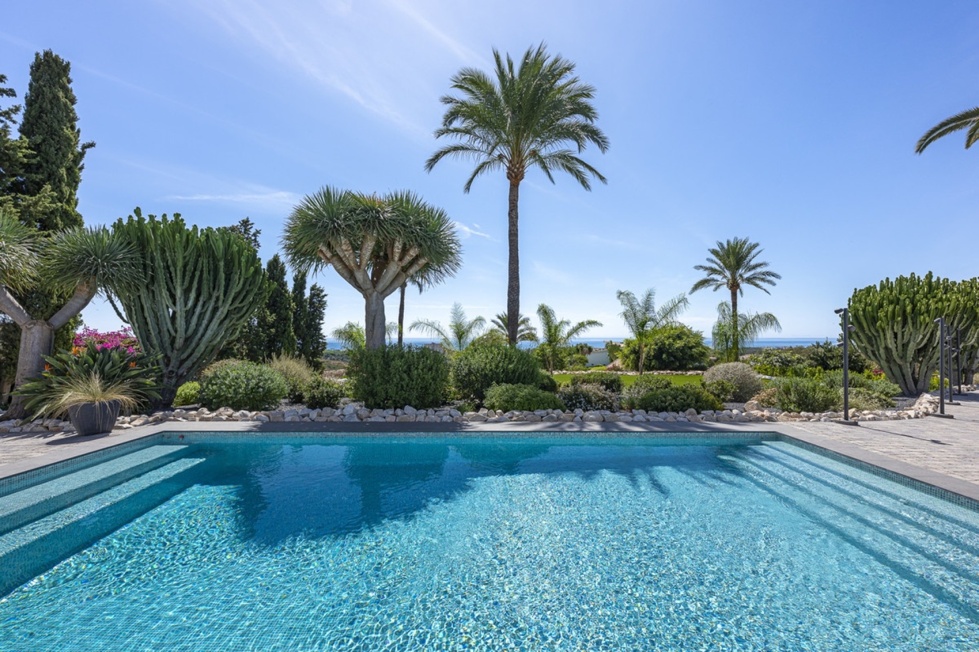 Resale - Villa - Marbella - Elviria