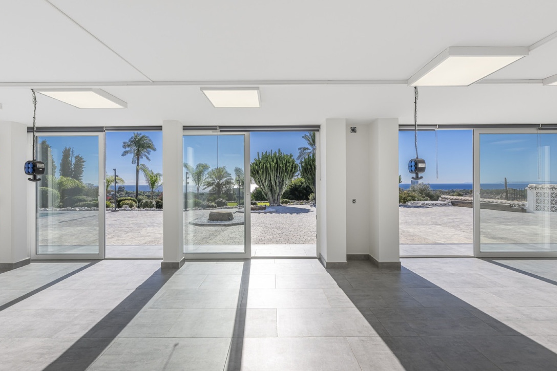 Resale - Villa - Marbella - Elviria