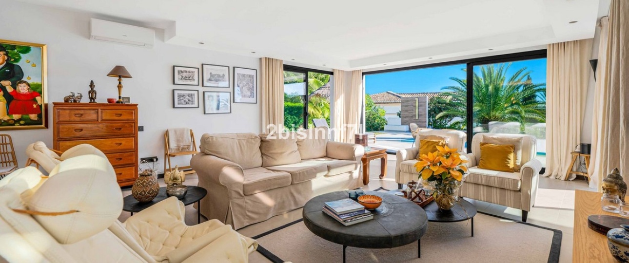 Resale - Villa - Marbella - Elviria