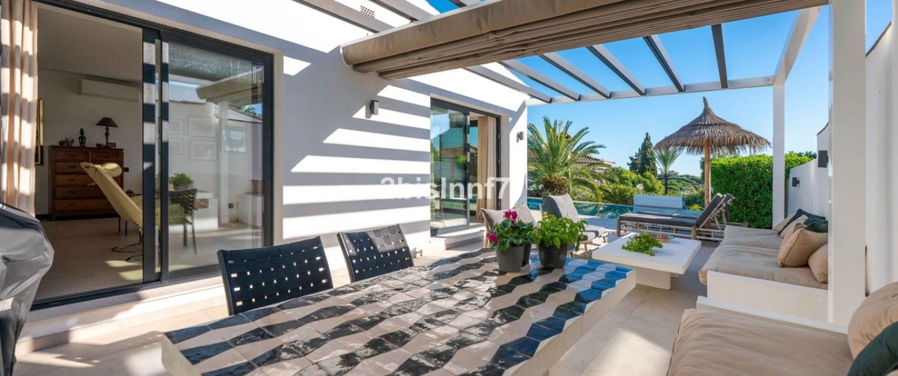 Resale - Villa - Marbella - Elviria