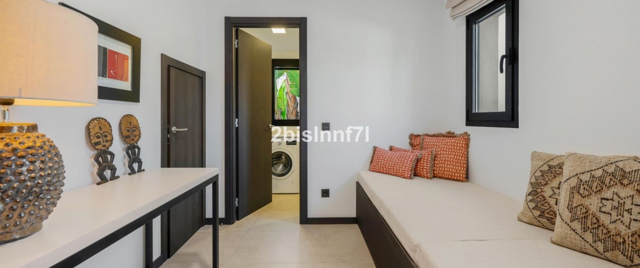 Resale - Villa - Marbella - Elviria