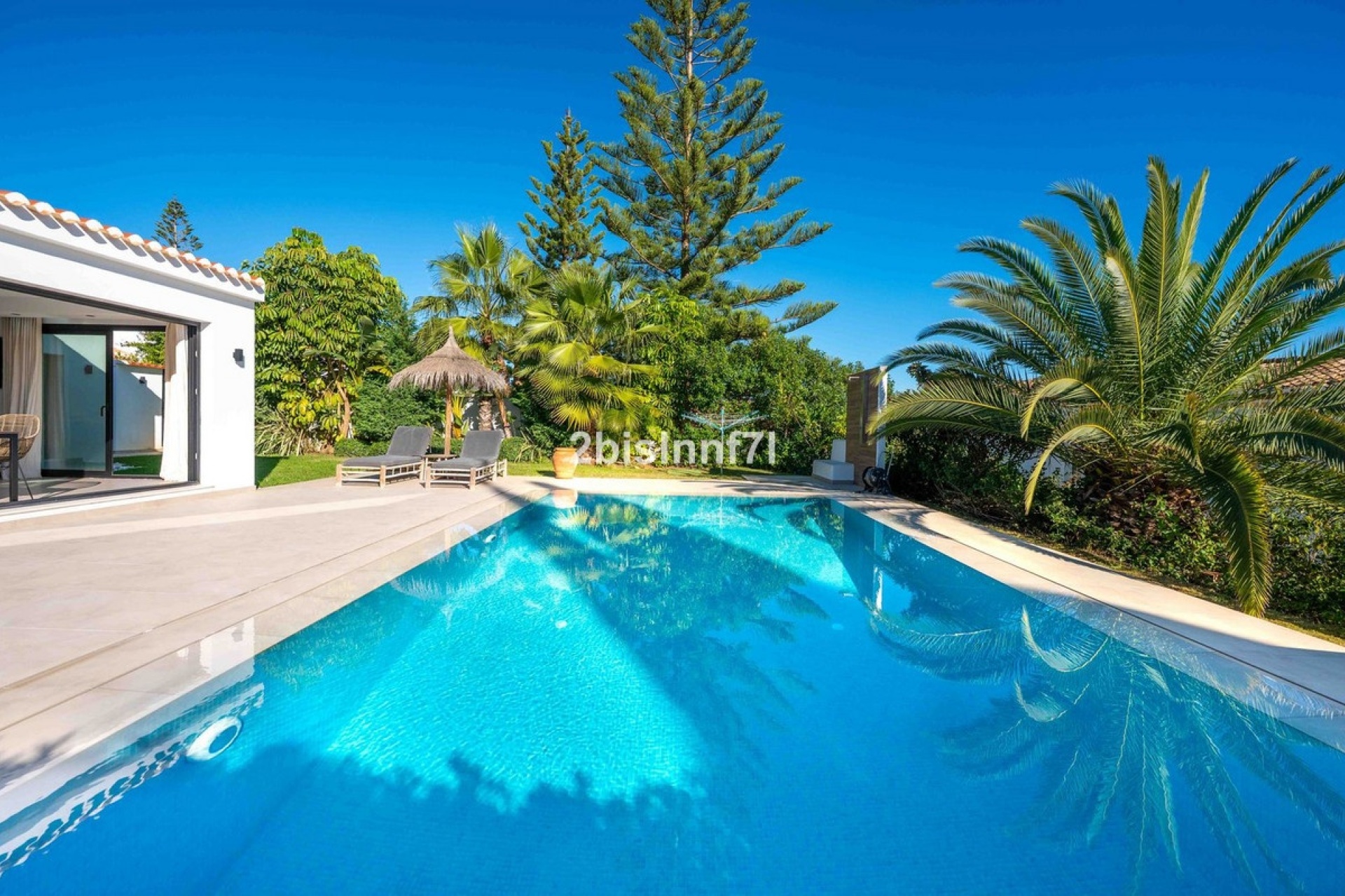 Resale - Villa - Marbella - Elviria