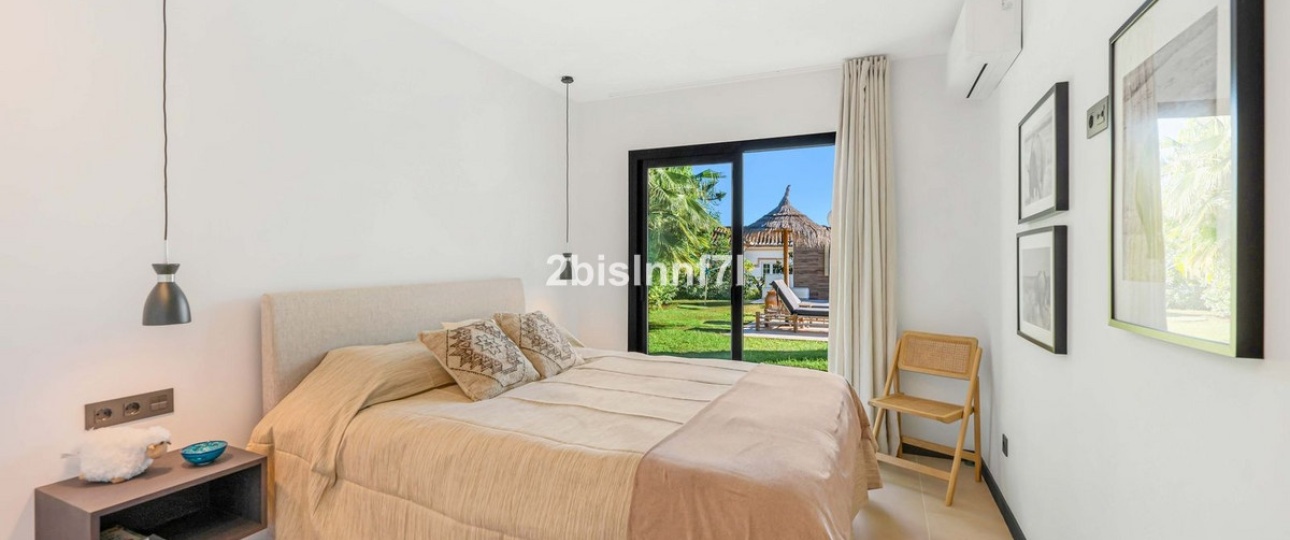 Resale - Villa - Marbella - Elviria
