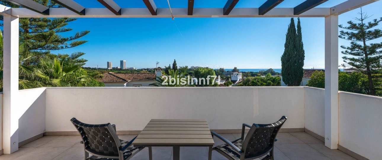 Resale - Villa - Marbella - Elviria