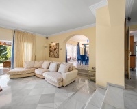 Resale - Villa - Marbella - Elviria