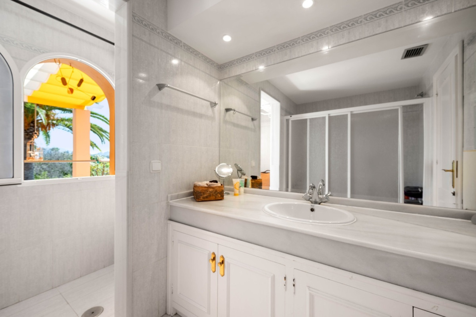 Resale - Villa - Marbella - Elviria