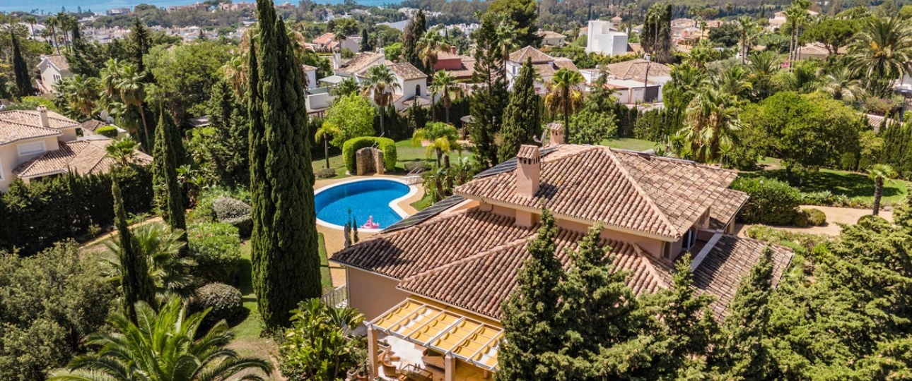 Resale - Villa - Marbella - Elviria