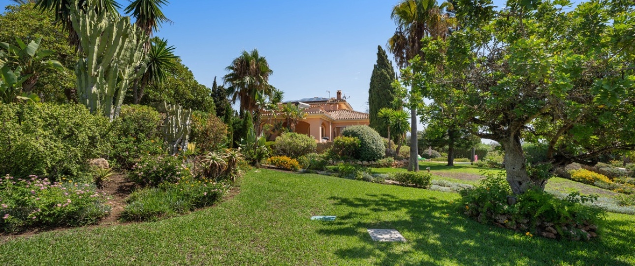Resale - Villa - Marbella - Elviria