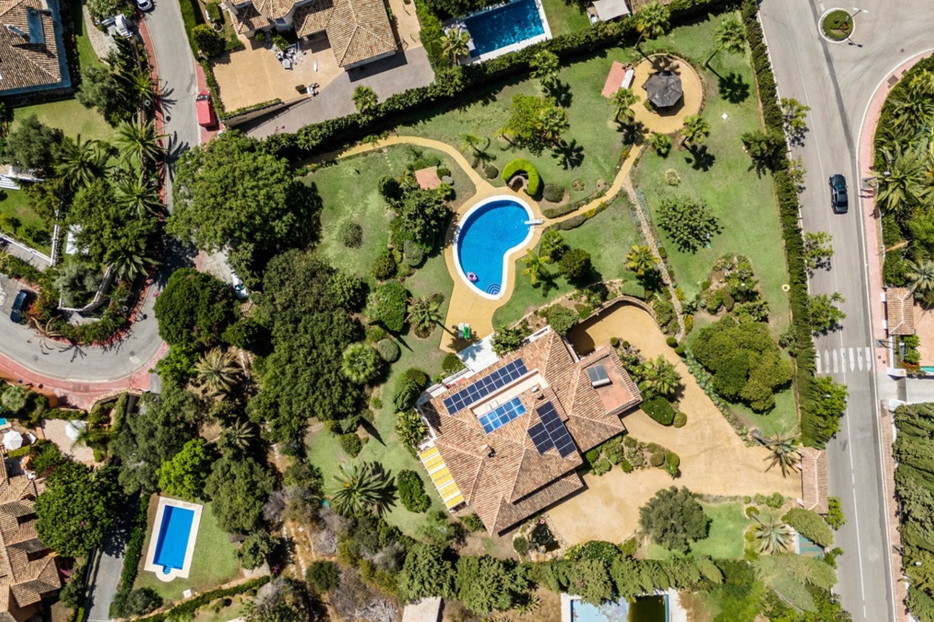 Resale - Villa - Marbella - Elviria