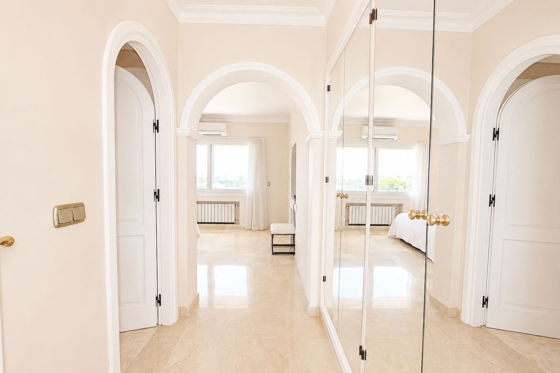 Resale - Villa - Marbella - Elviria