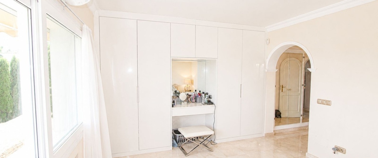Resale - Villa - Marbella - Elviria