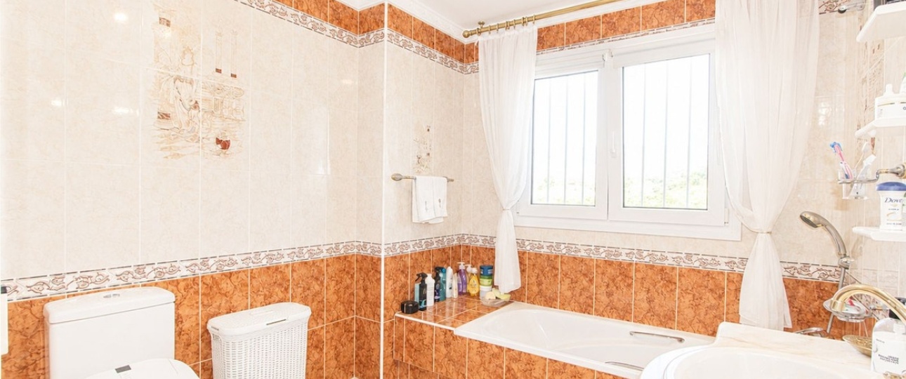 Resale - Villa - Marbella - Elviria