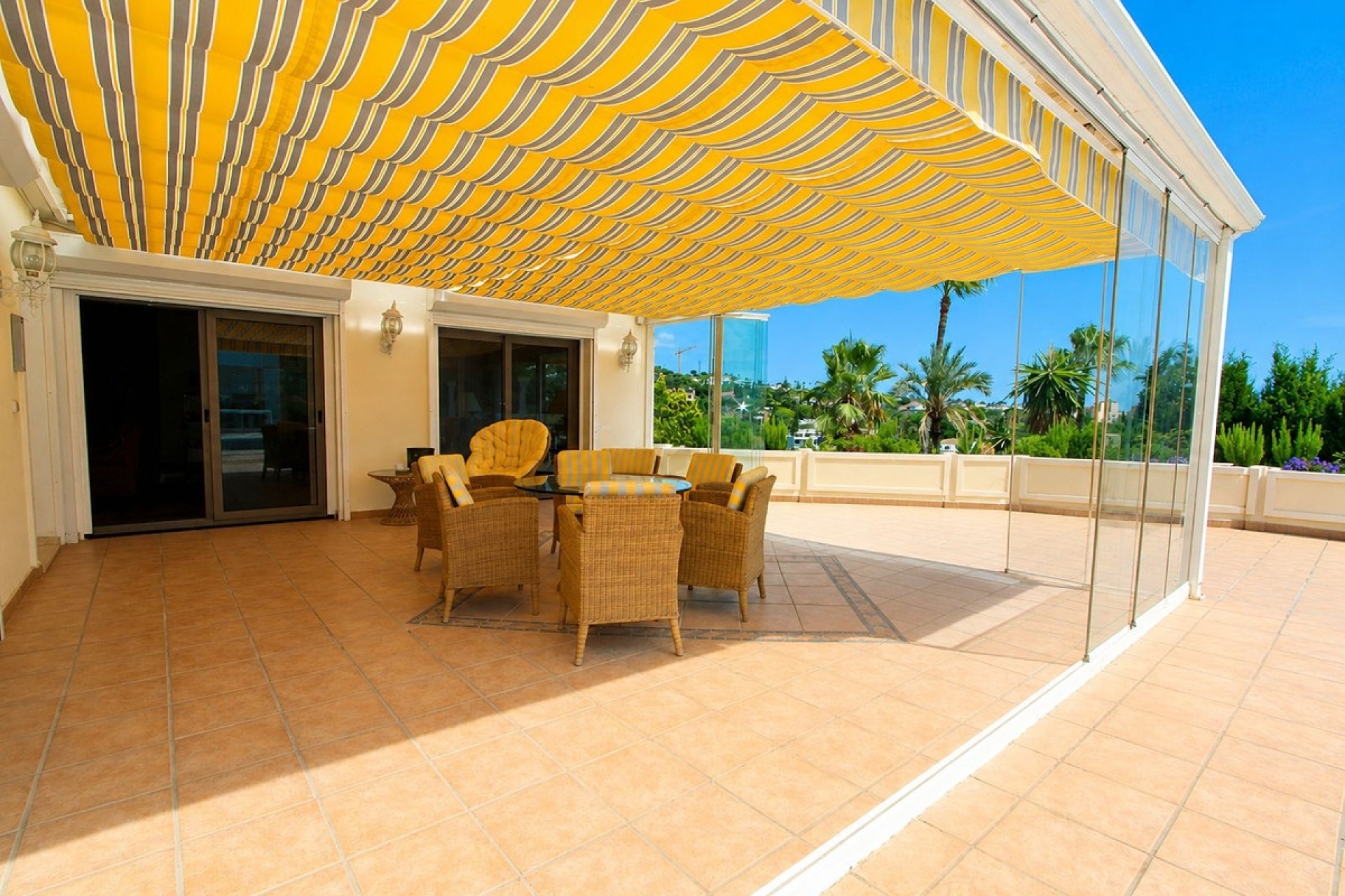 Resale - Villa - Marbella - Elviria