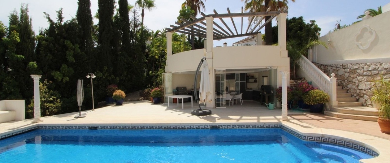 Resale - Villa - Marbella - Elviria
