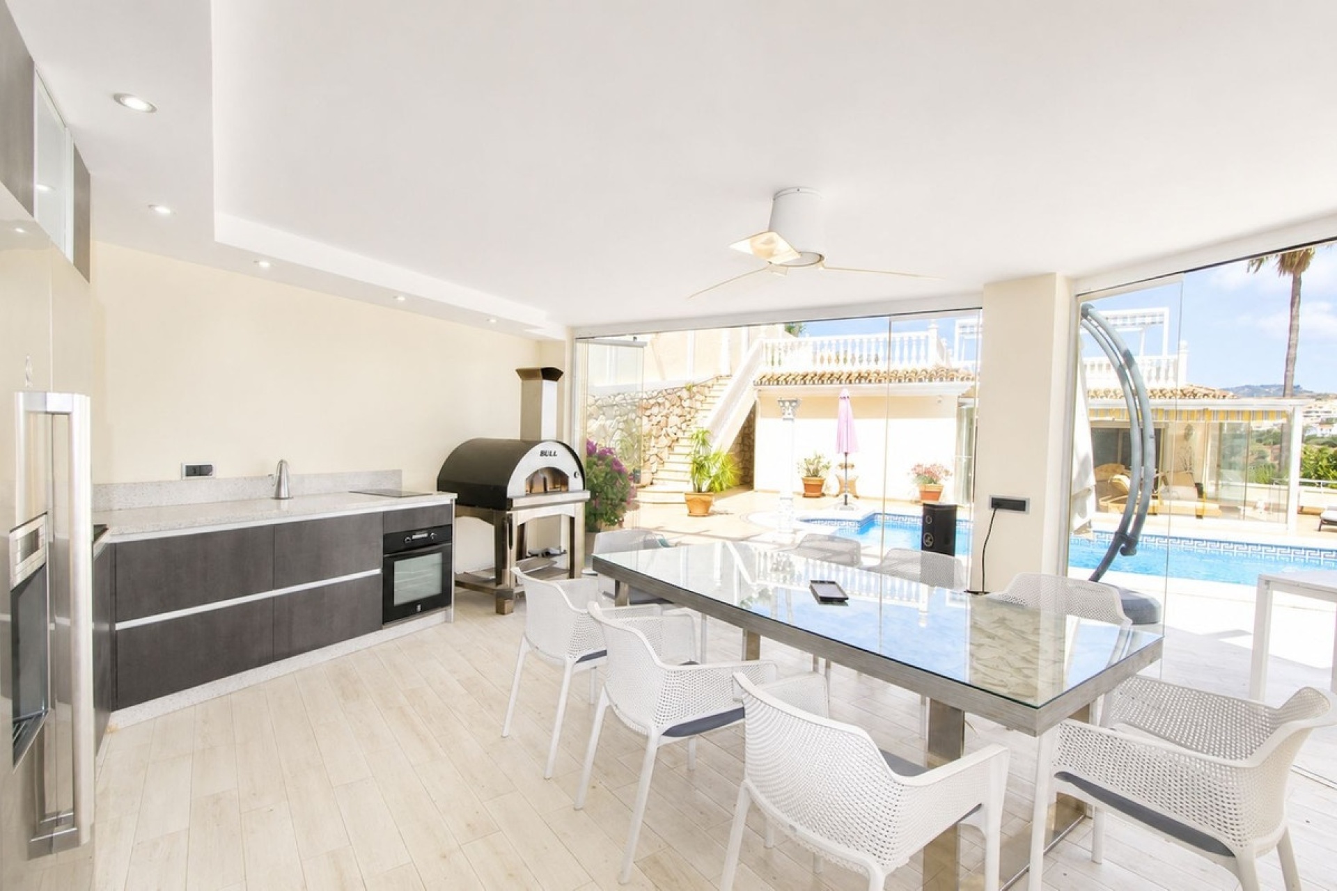 Resale - Villa - Marbella - Elviria