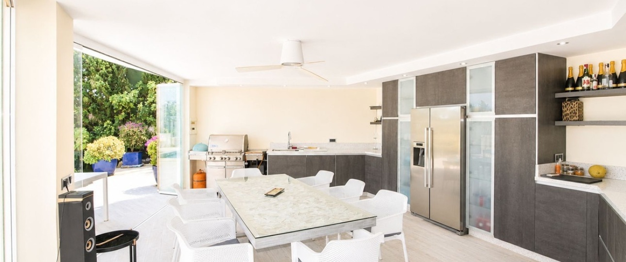 Resale - Villa - Marbella - Elviria