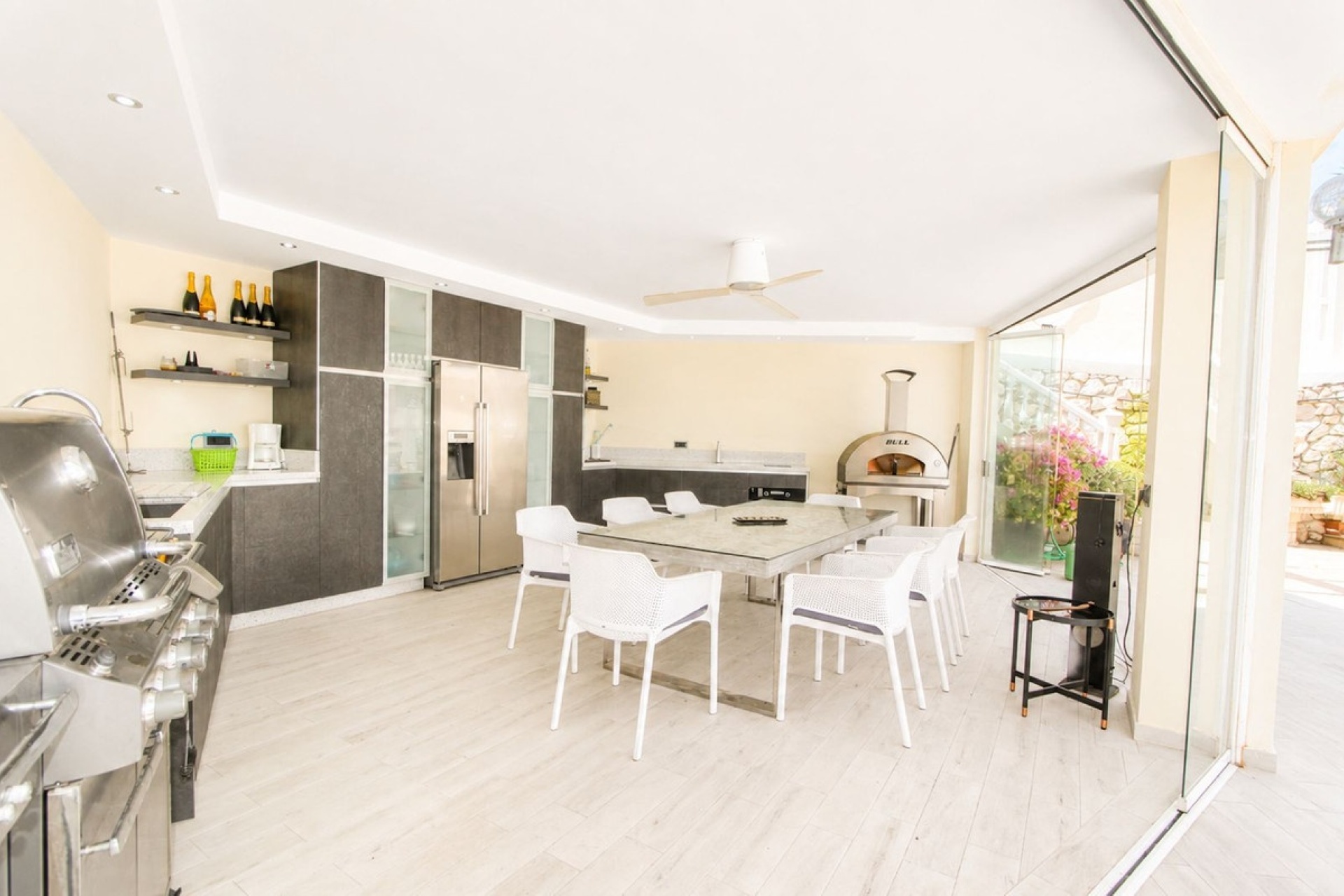 Resale - Villa - Marbella - Elviria