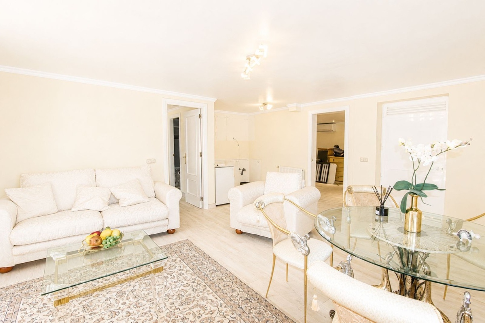 Resale - Villa - Marbella - Elviria