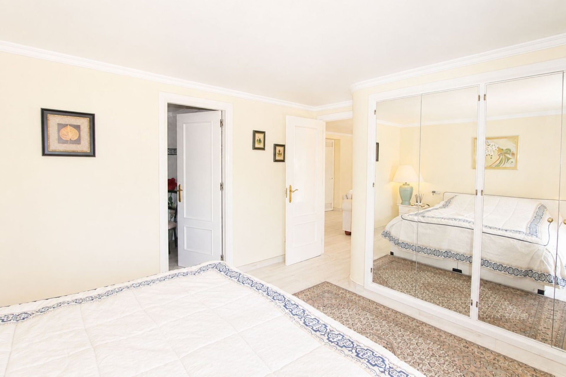 Resale - Villa - Marbella - Elviria