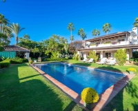Resale - Villa - Marbella - Elviria