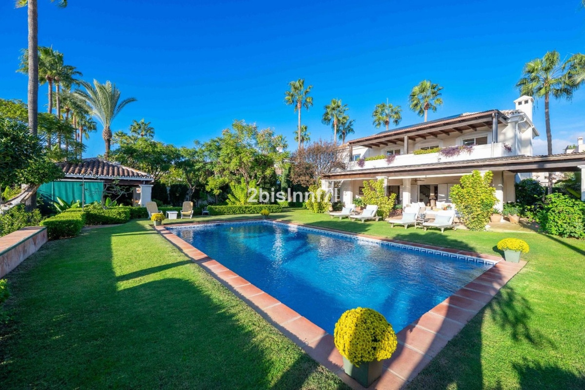 Resale - Villa - Marbella - Elviria
