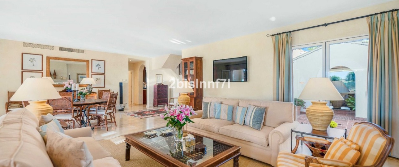 Resale - Villa - Marbella - Elviria