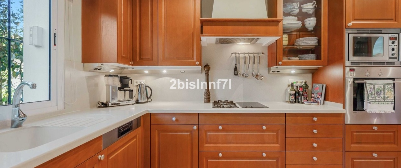 Resale - Villa - Marbella - Elviria
