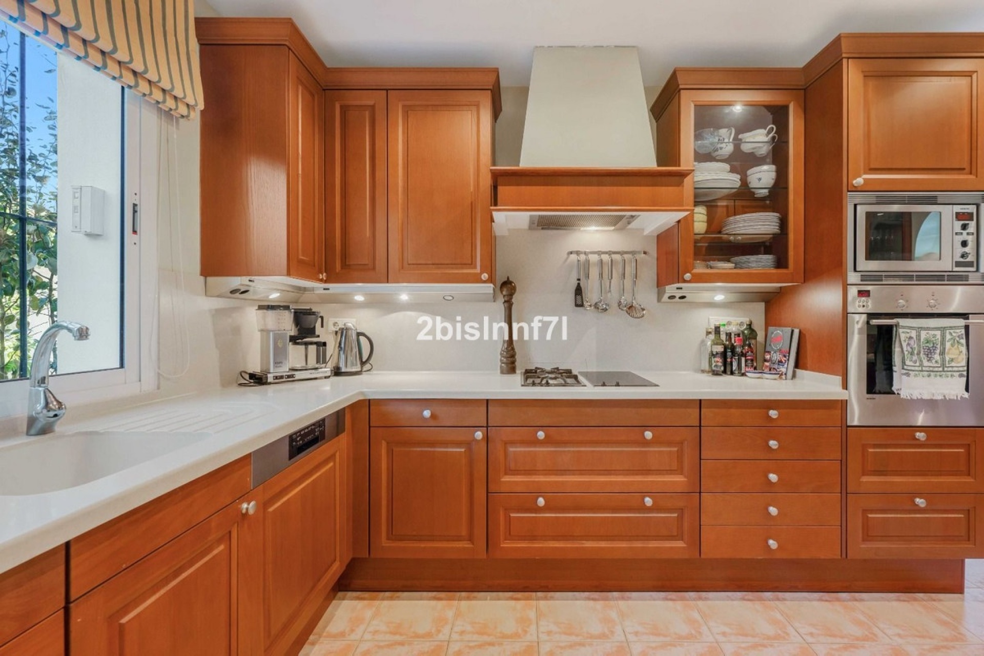 Resale - Villa - Marbella - Elviria
