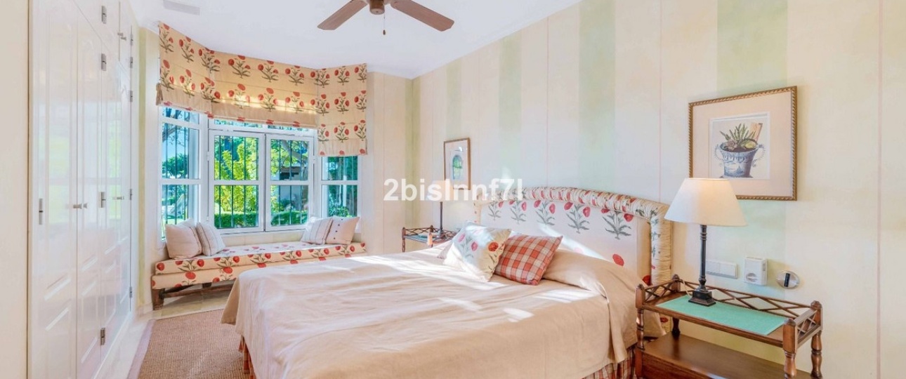 Resale - Villa - Marbella - Elviria