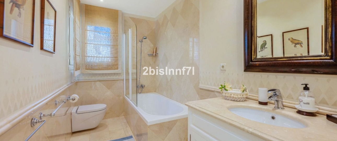 Resale - Villa - Marbella - Elviria