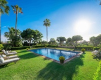 Resale - Villa - Marbella - Elviria