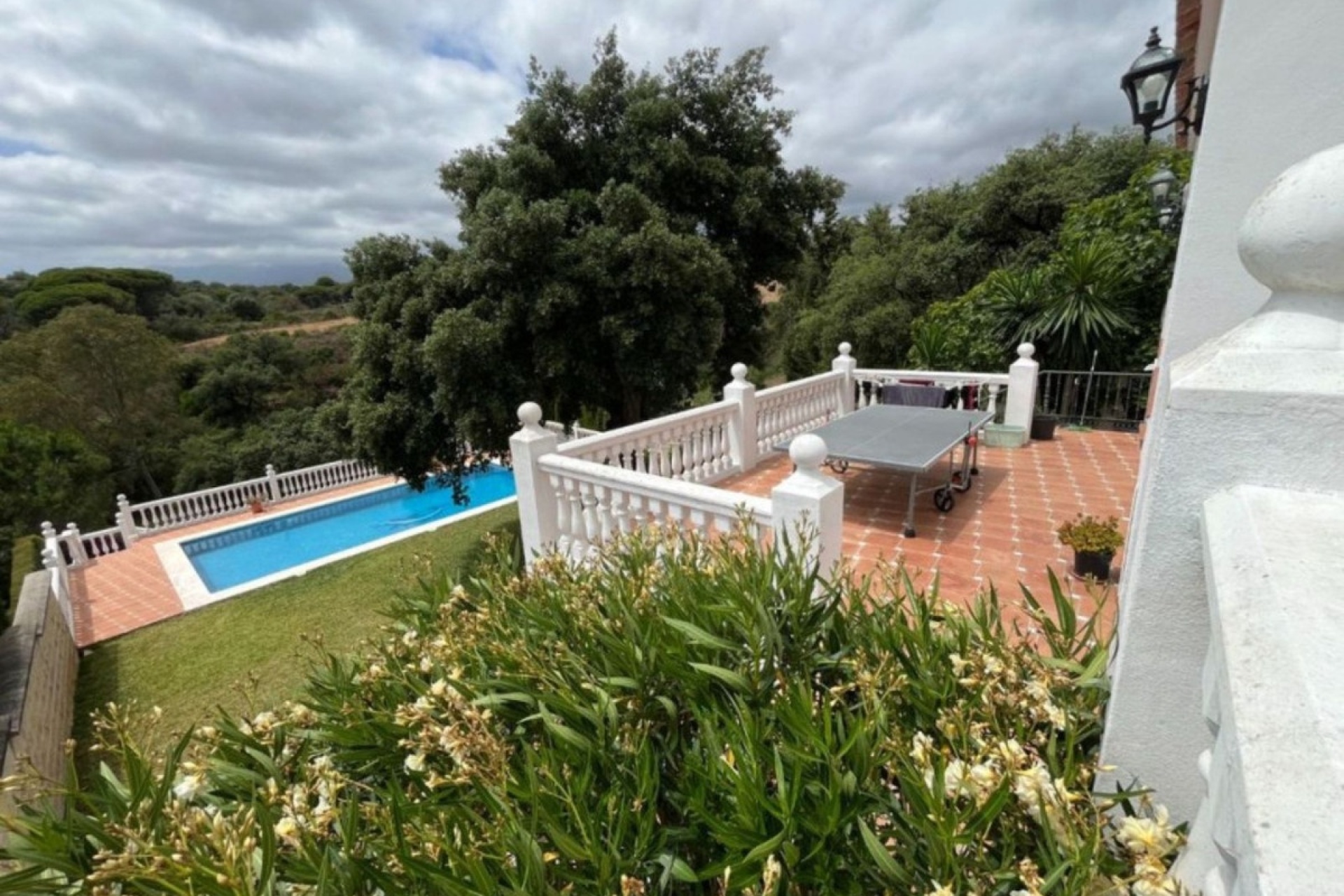 Resale - Villa - Marbella - Elviria
