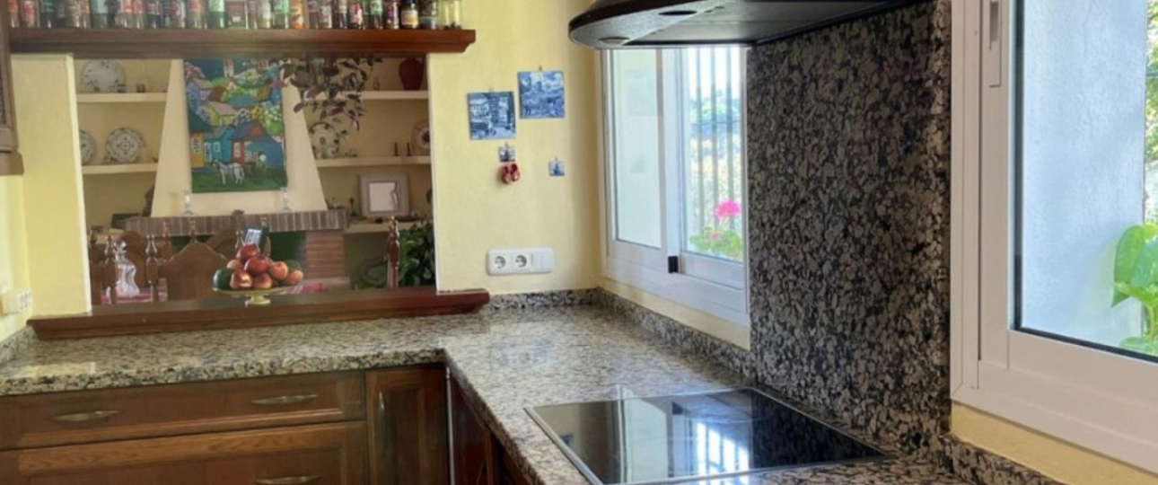 Resale - Villa - Marbella - Elviria