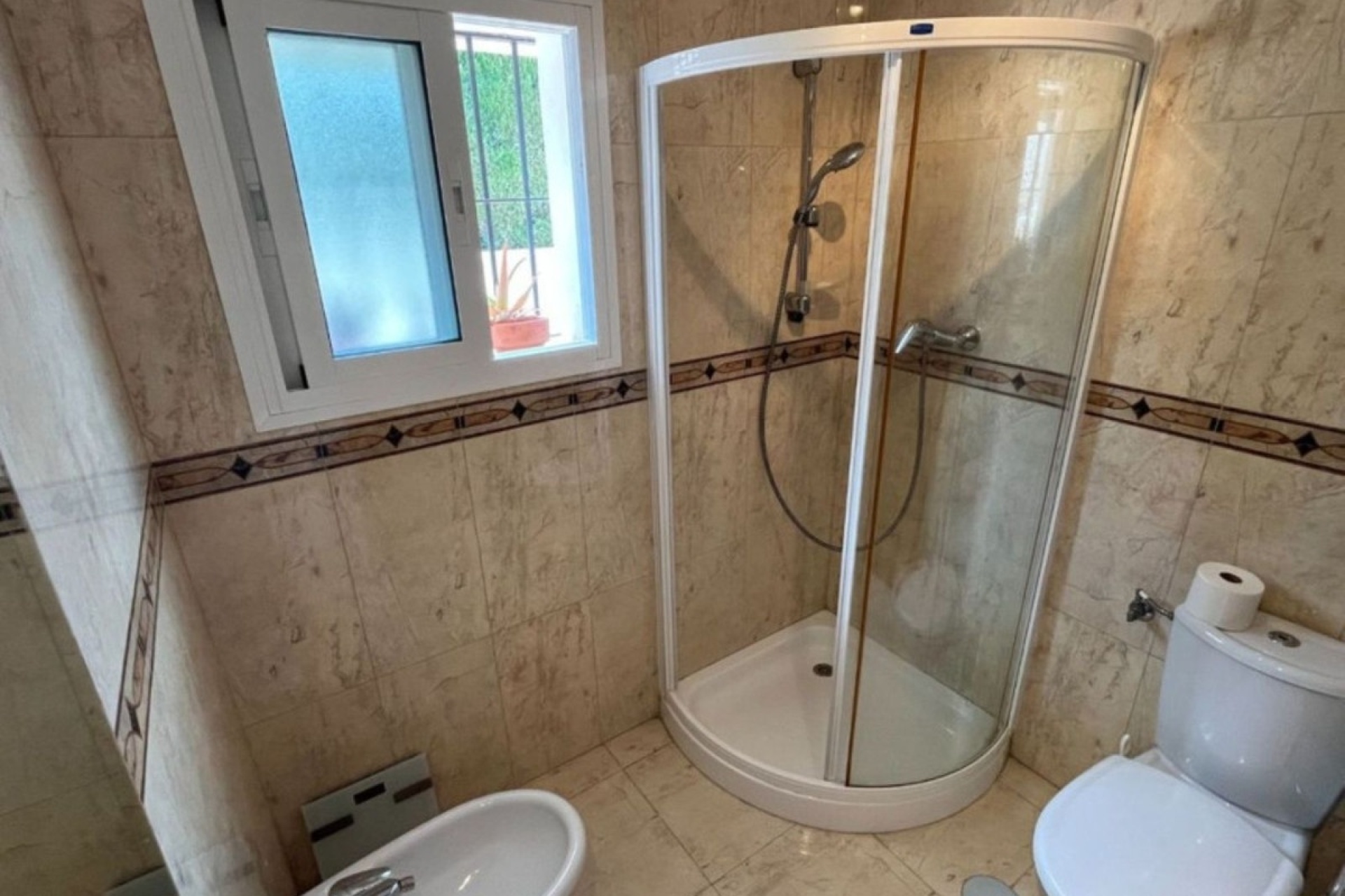 Resale - Villa - Marbella - Elviria
