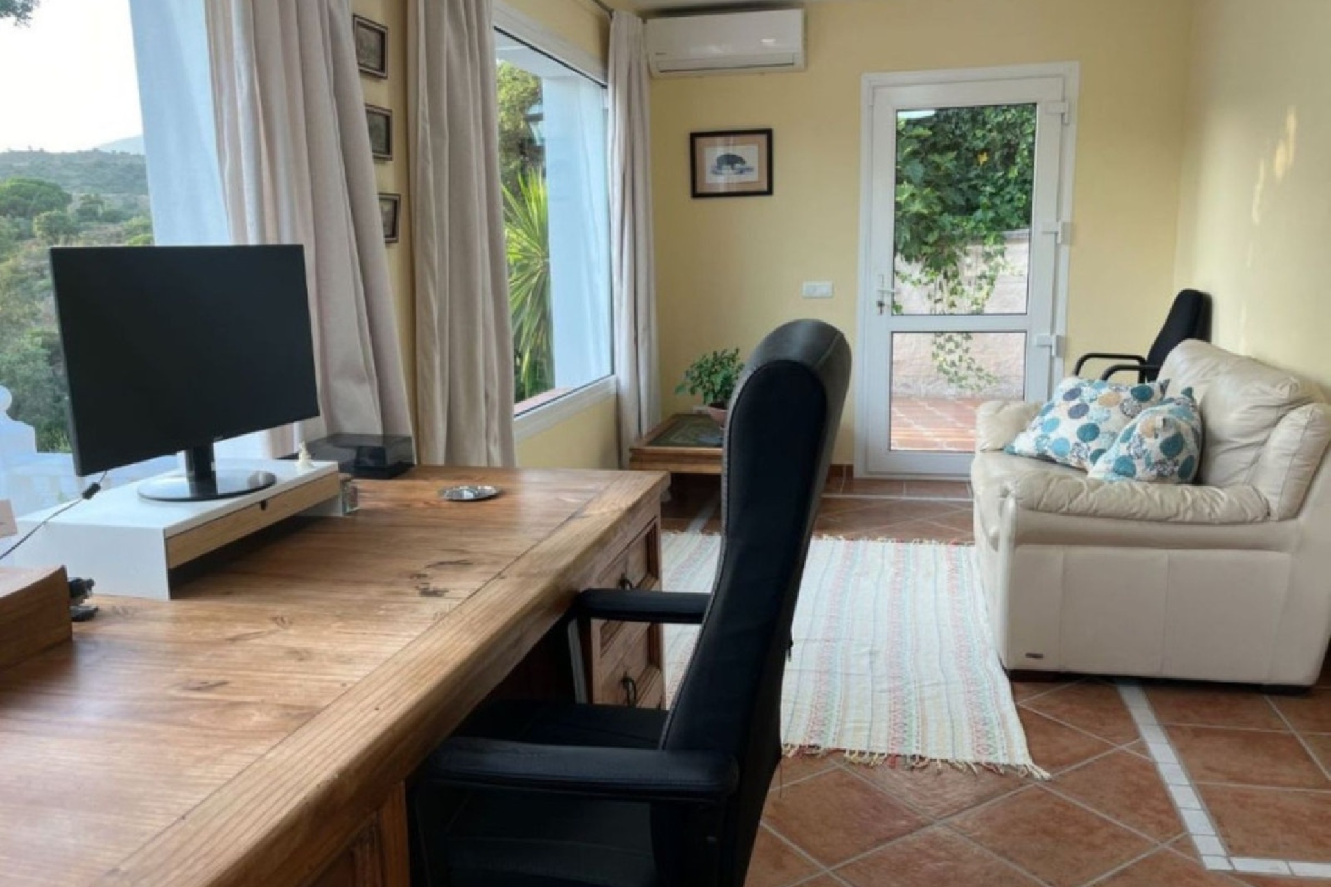 Resale - Villa - Marbella - Elviria