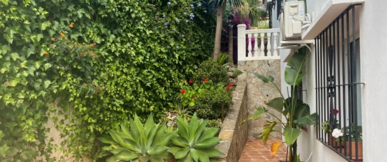 Resale - Villa - Marbella - Elviria