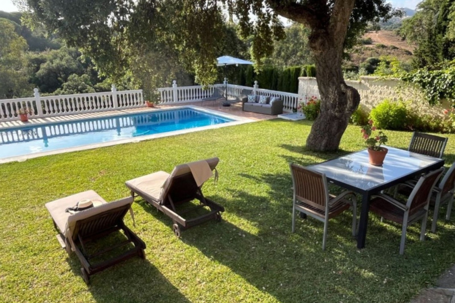 Resale - Villa - Marbella - Elviria