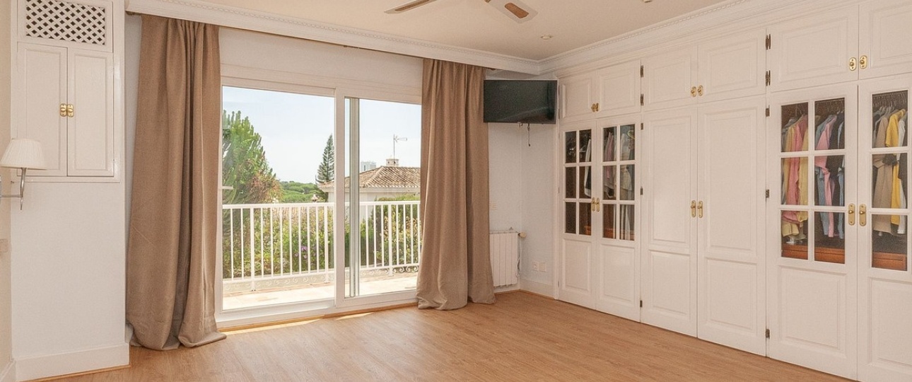 Resale - Villa - Marbella - Elviria