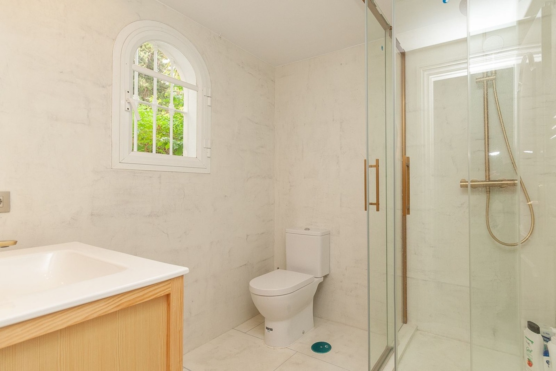 Resale - Villa - Marbella - Elviria